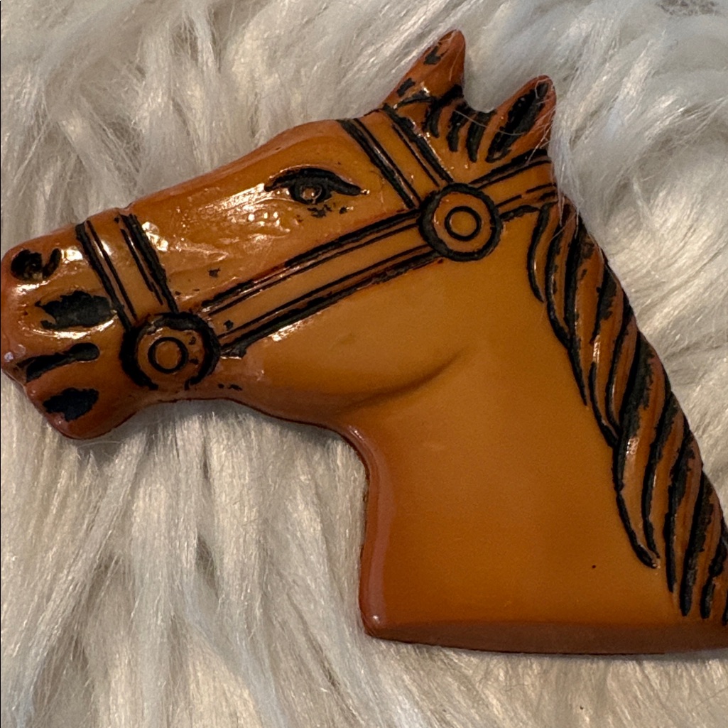 Bakelite Vintage Horse Brooch 99$